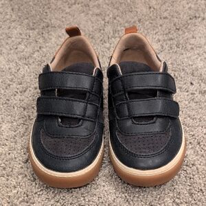 Kids Navy and Tan Velcro Sneakers